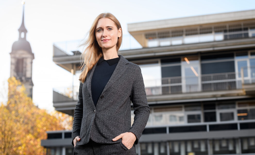 BLEND3 Fotografie, Fotograf Frank Grätz, Dresden, Portraitfotografie, Carla Marschall, Direktorin Dresden International School